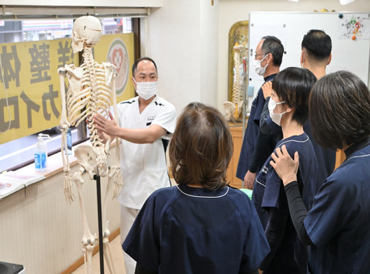 東洋整体術の授業風景